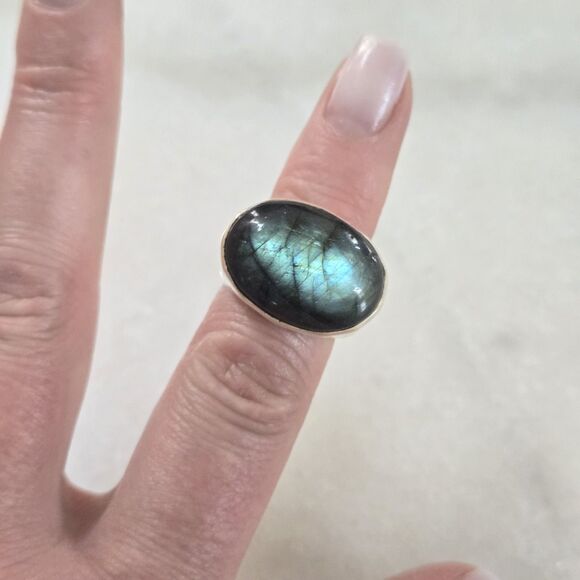 Silver 925 Hand Made Labradorite Blue Oval Large Hammered Band Ring Size 6.5 - Picture 11 of 12